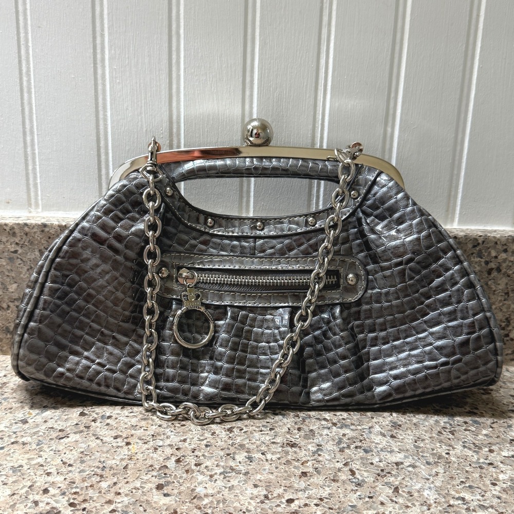Kathy Van Zeeland Womens Y2K Croc Chain Strap Kiss Lock Frame Handbag, Gray, OS